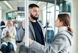 電車でナンパしてもいい？迷惑がられず気になる女性をナンパする6つの秘訣