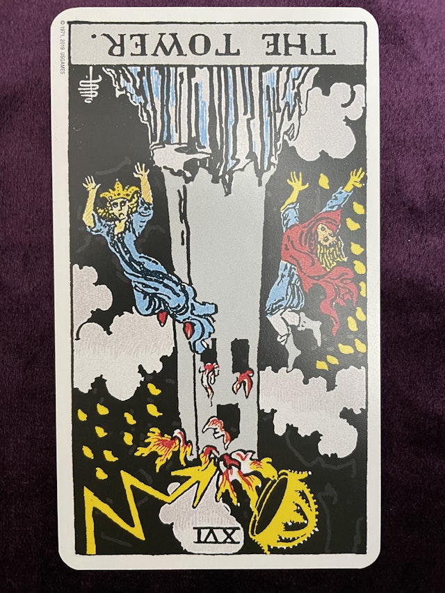 タロットカード占い塔の逆位置が示すもの