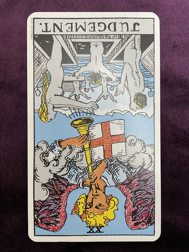 タロットカード占い審判の逆位置が示すもの