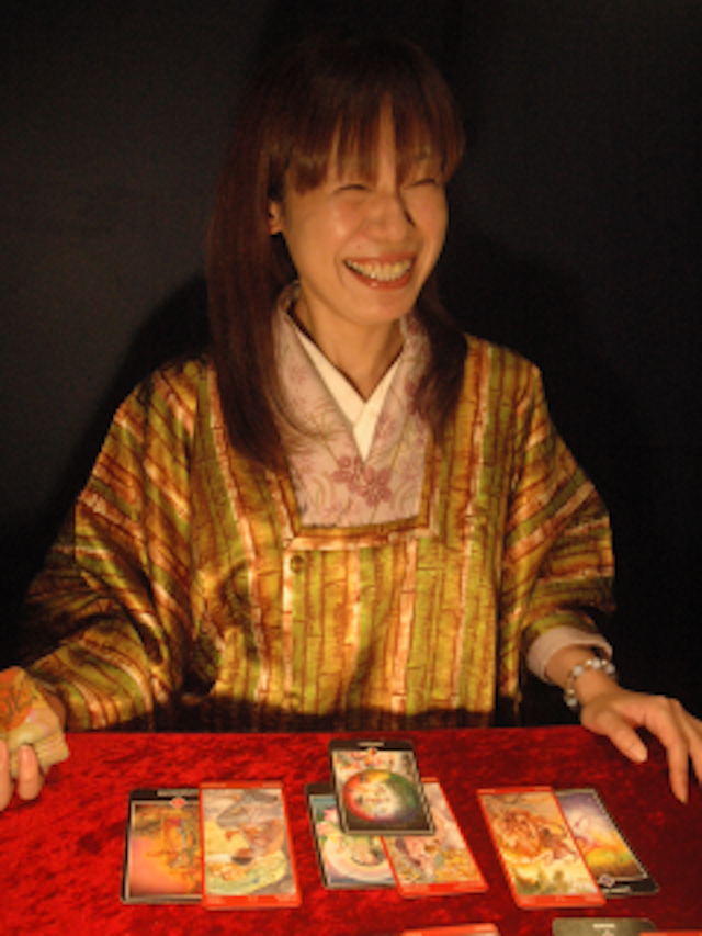 電話占い占いの館 千里眼で人気の占い師：莉庵（りあん）先生